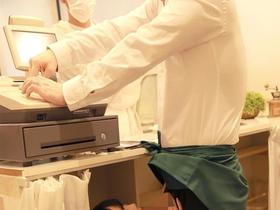 あざと可愛い美少女カフェ店員の小悪魔誘惑 見つめられながらペロペロ乳首舐めで理性はプッツン！激ピス種付けプレス中出し不倫 南日菜乃　サンプル画像09